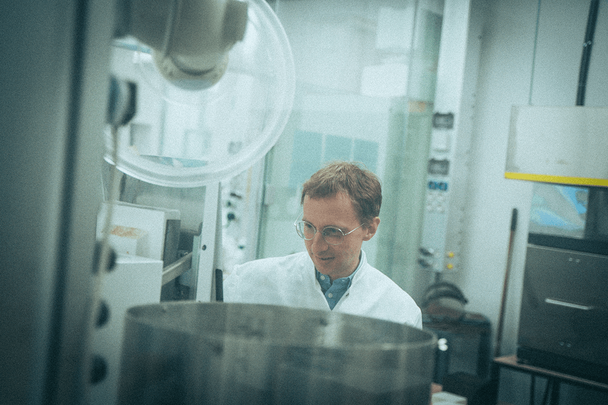 Morten in the lab