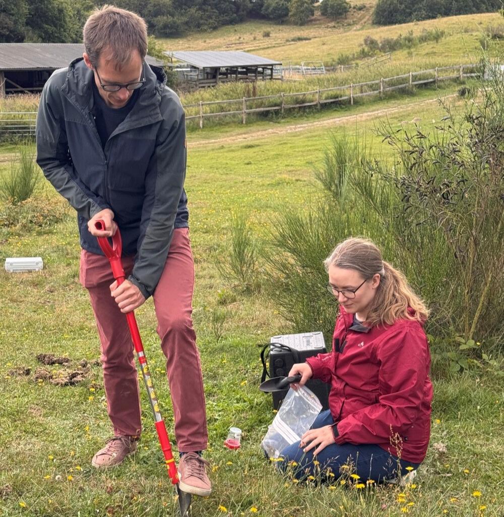 Microflora Danica maps Danish microorganisms. Pictured are postdoc Jannie Munk Kristensen and professor Mads Albertsen, both from the Department of Chemistry and Bioscience at Aalborg University.